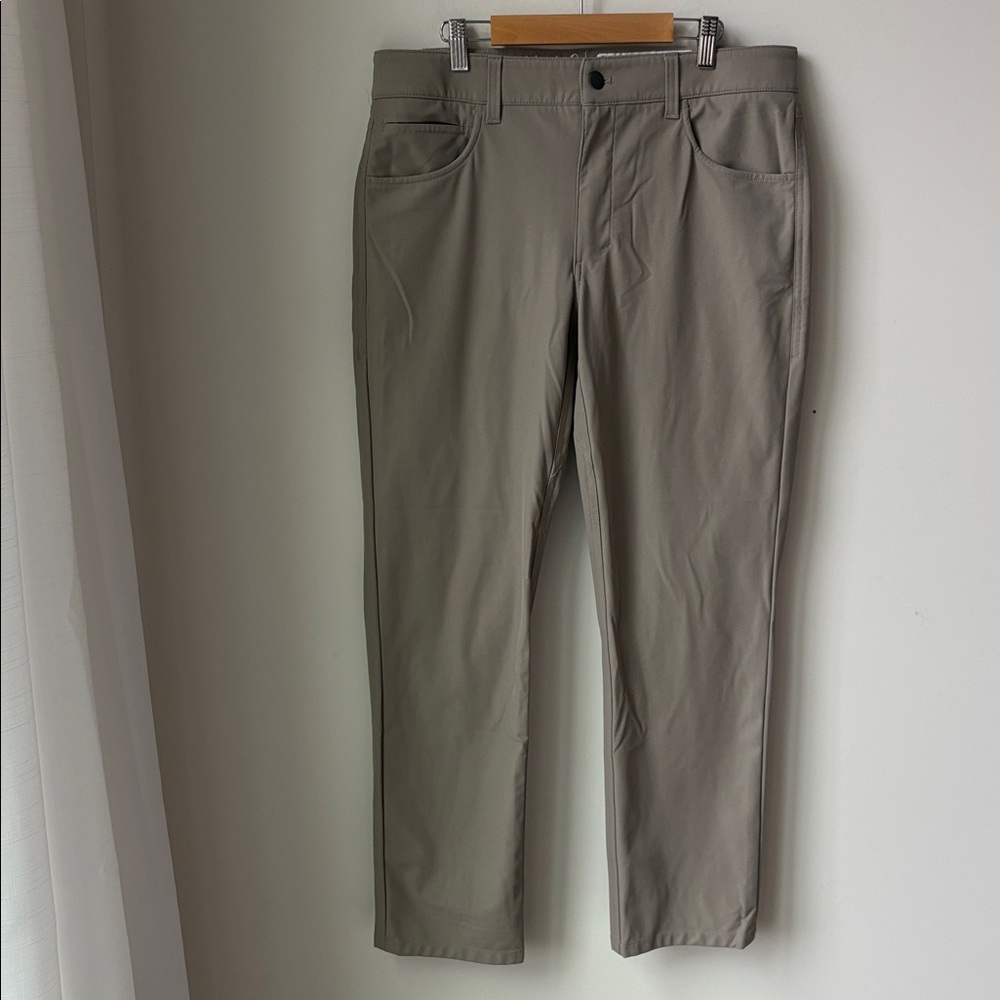 Johnnie-O Cross Country Prep-Formance Pants in Light Khaki Golf Size 32x34 *